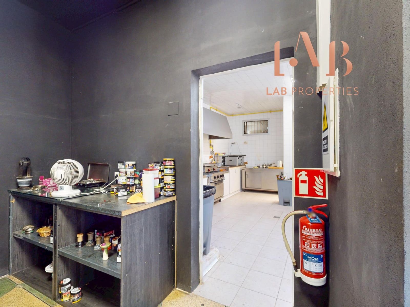Commercieel te koop in Son Ferriol - € 495.000 (Ref: 9865159)