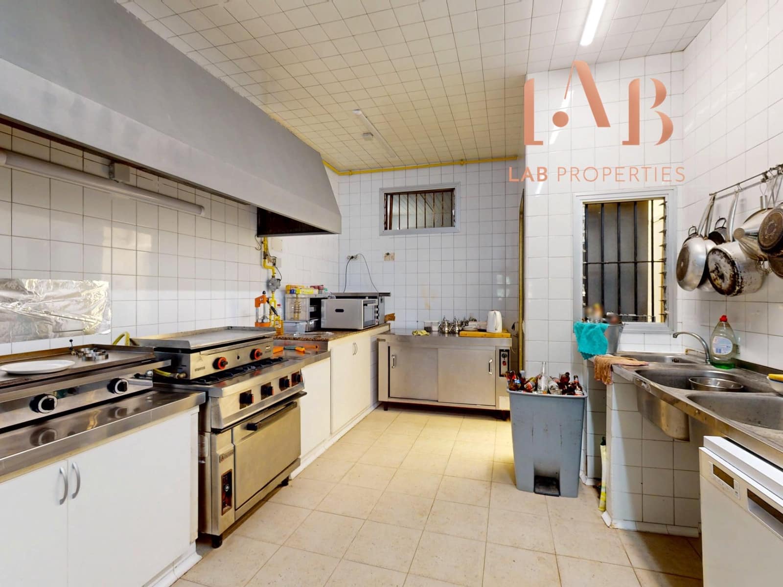 Commercieel te koop in Son Ferriol - € 495.000 (Ref: 9865159)