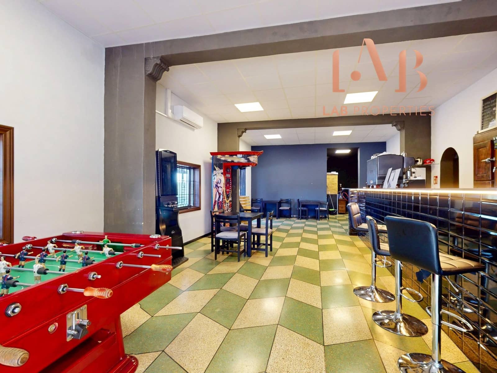 Commercieel te koop in Son Ferriol - € 495.000 (Ref: 9865159)