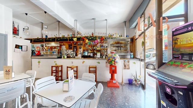 Kaupallinen vuokrattavana paikassa Bons Aires, Palma de Mallorca - 1 020 € (Ref: 9915793)