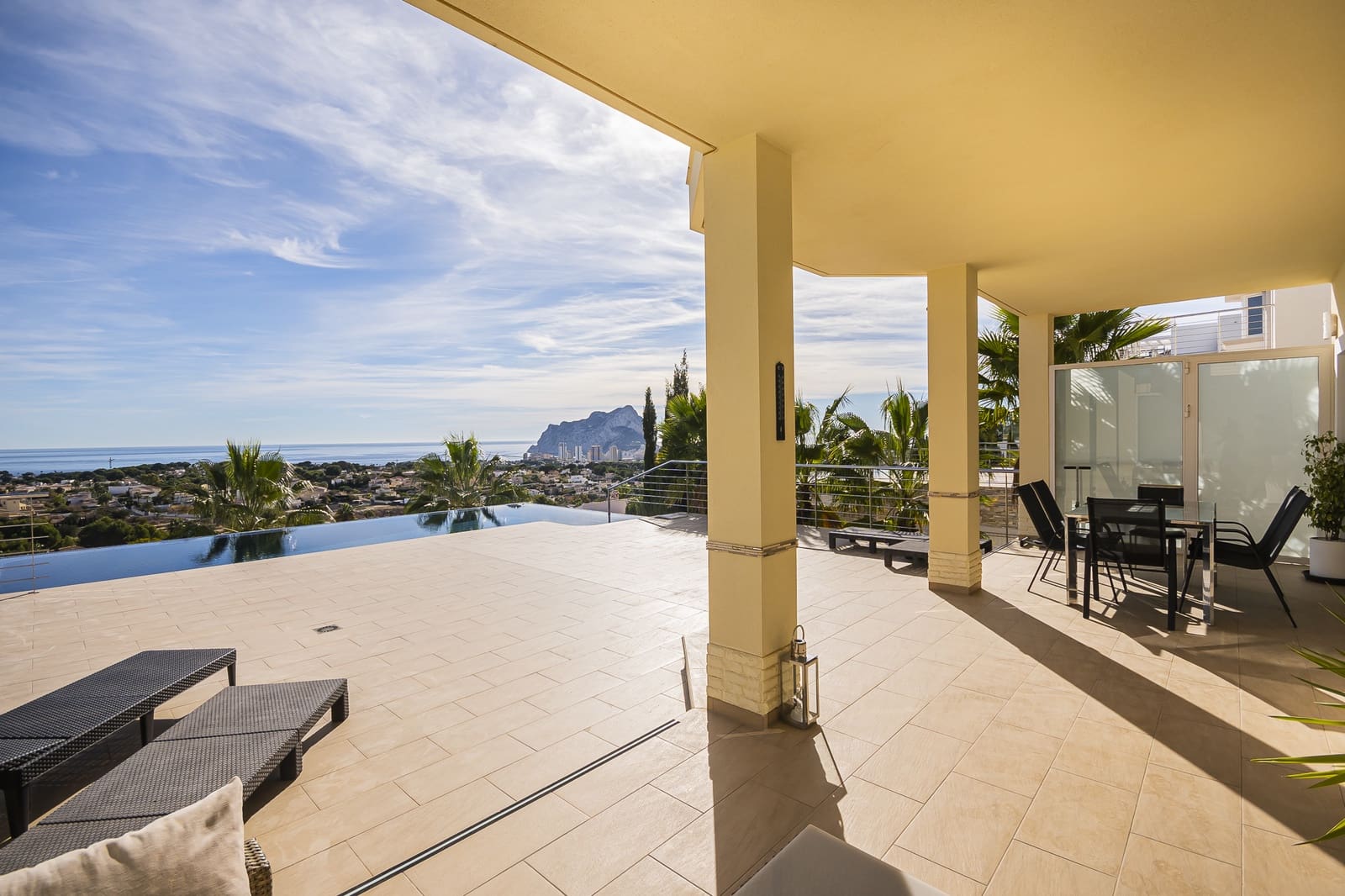 4 quarto Moradia para venda em Calpe / Calp com piscina garagem - 1 150 000 € (Ref: 8595881)