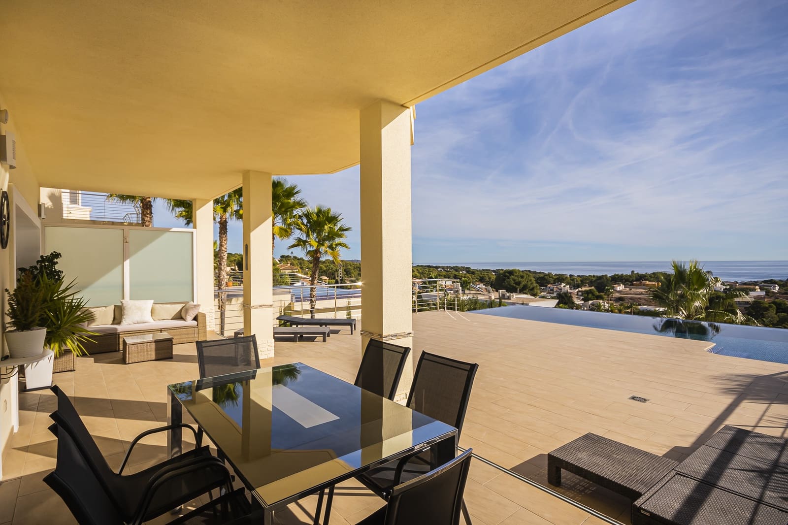 4 quarto Moradia para venda em Calpe / Calp com piscina garagem - 1 150 000 € (Ref: 8595881)