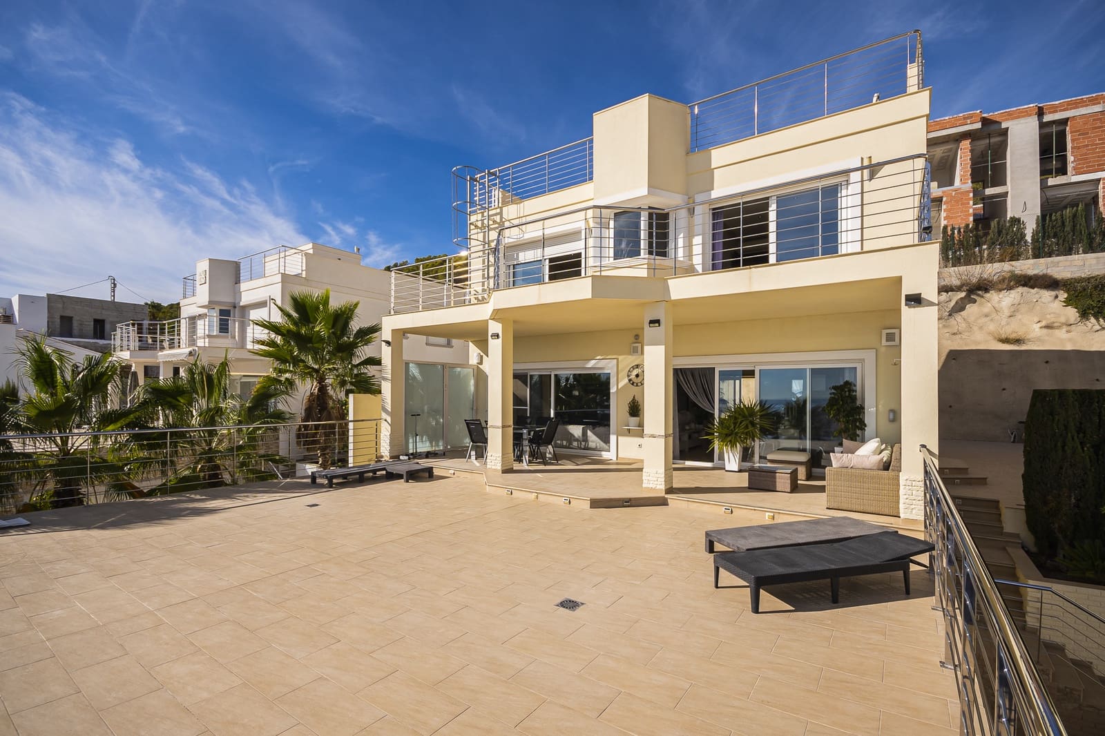 4 quarto Moradia para venda em Calpe / Calp com piscina garagem - 1 150 000 € (Ref: 8595881)