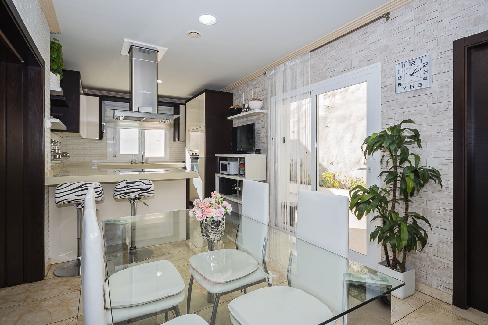 4 quarto Moradia para venda em Calpe / Calp com piscina garagem - 1 150 000 € (Ref: 8595881)