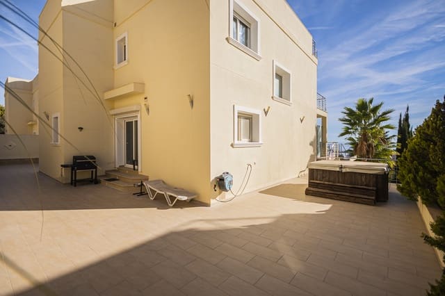 4 quarto Moradia para venda em Calpe / Calp com piscina garagem - 1 150 000 € (Ref: 8595881)