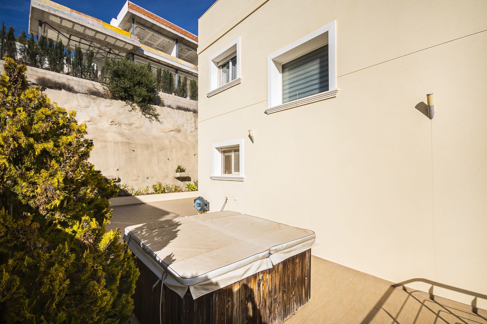 4 quarto Moradia para venda em Calpe / Calp com piscina garagem - 1 150 000 € (Ref: 8595881)