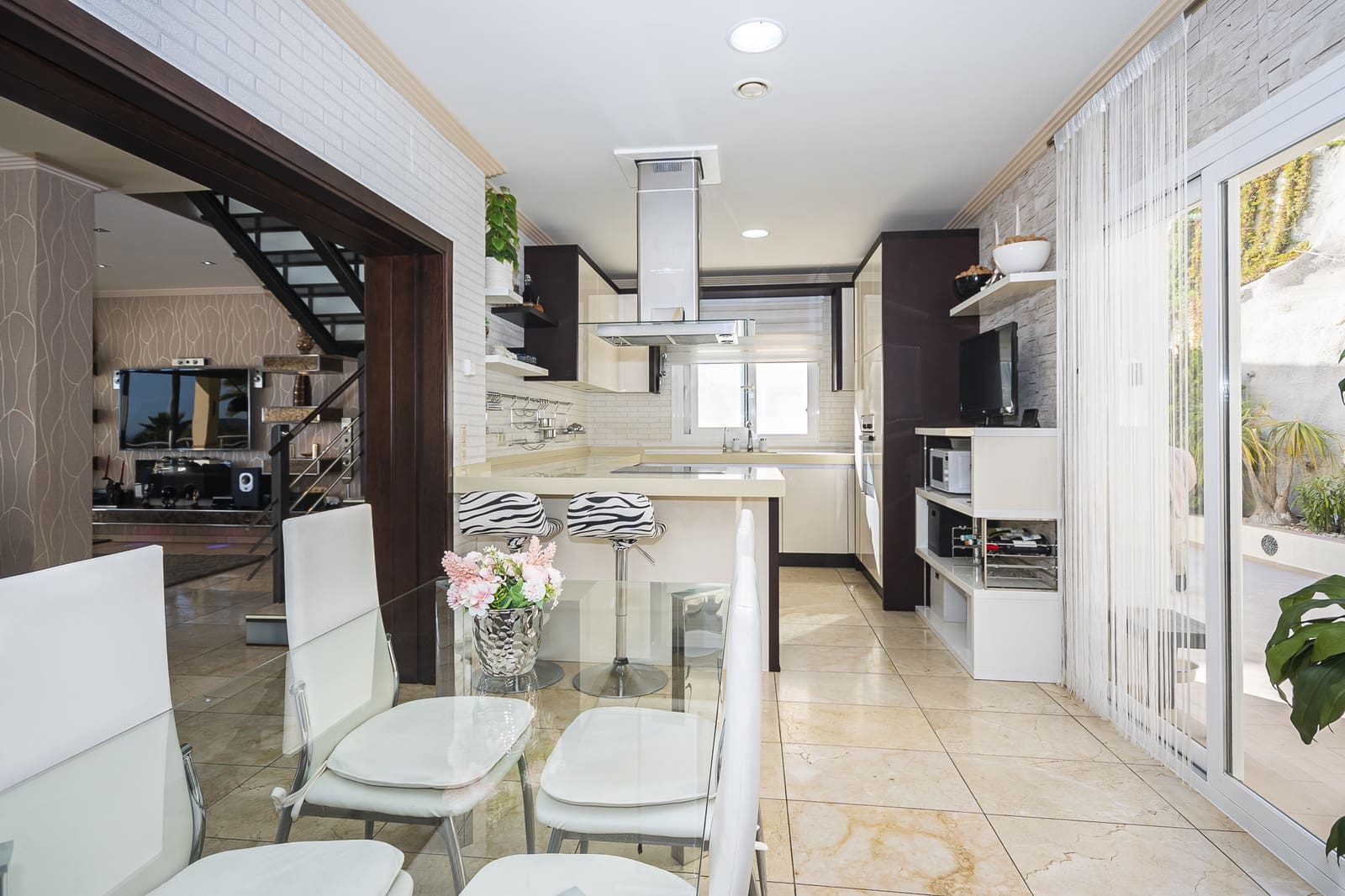 4 quarto Moradia para venda em Calpe / Calp com piscina garagem - 1 150 000 € (Ref: 8595881)