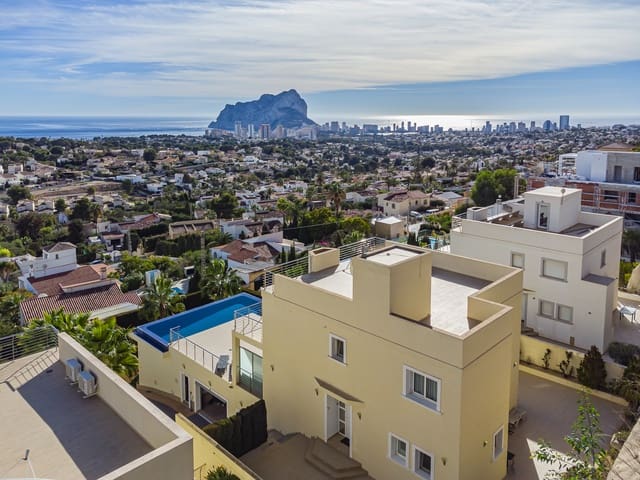 4 quarto Moradia para venda em Calpe / Calp com piscina garagem - 1 150 000 € (Ref: 8595881)