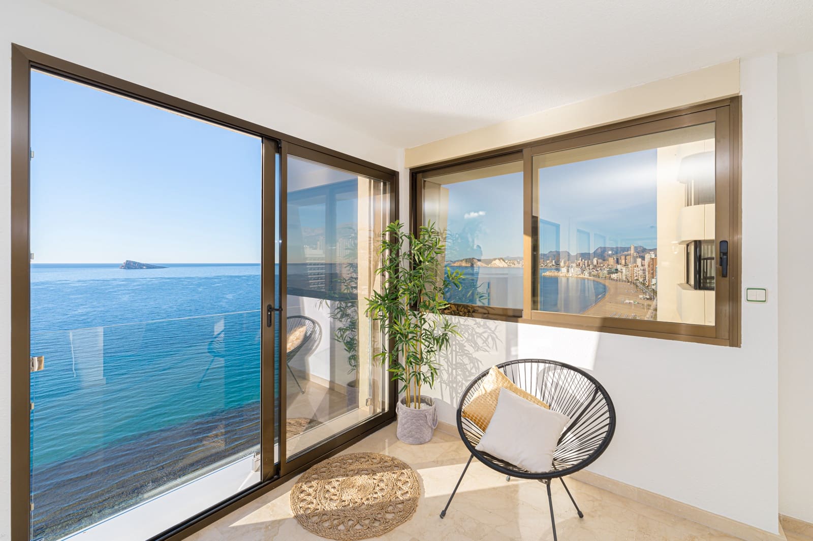 4 bedroom Penthouse for sale in Benidorm with pool - € 1,150,000 (Ref: 8826152)