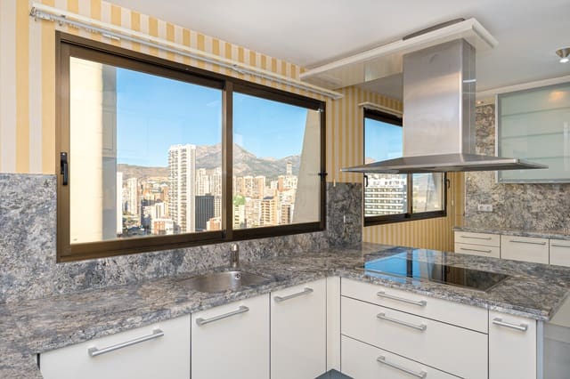4 soverom Penthouse til salgs i Benidorm med svømmebasseng - € 1 150 000 (Ref: 8826152)