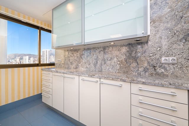 4 soverom Penthouse til salgs i Benidorm med svømmebasseng - € 1 150 000 (Ref: 8826152)