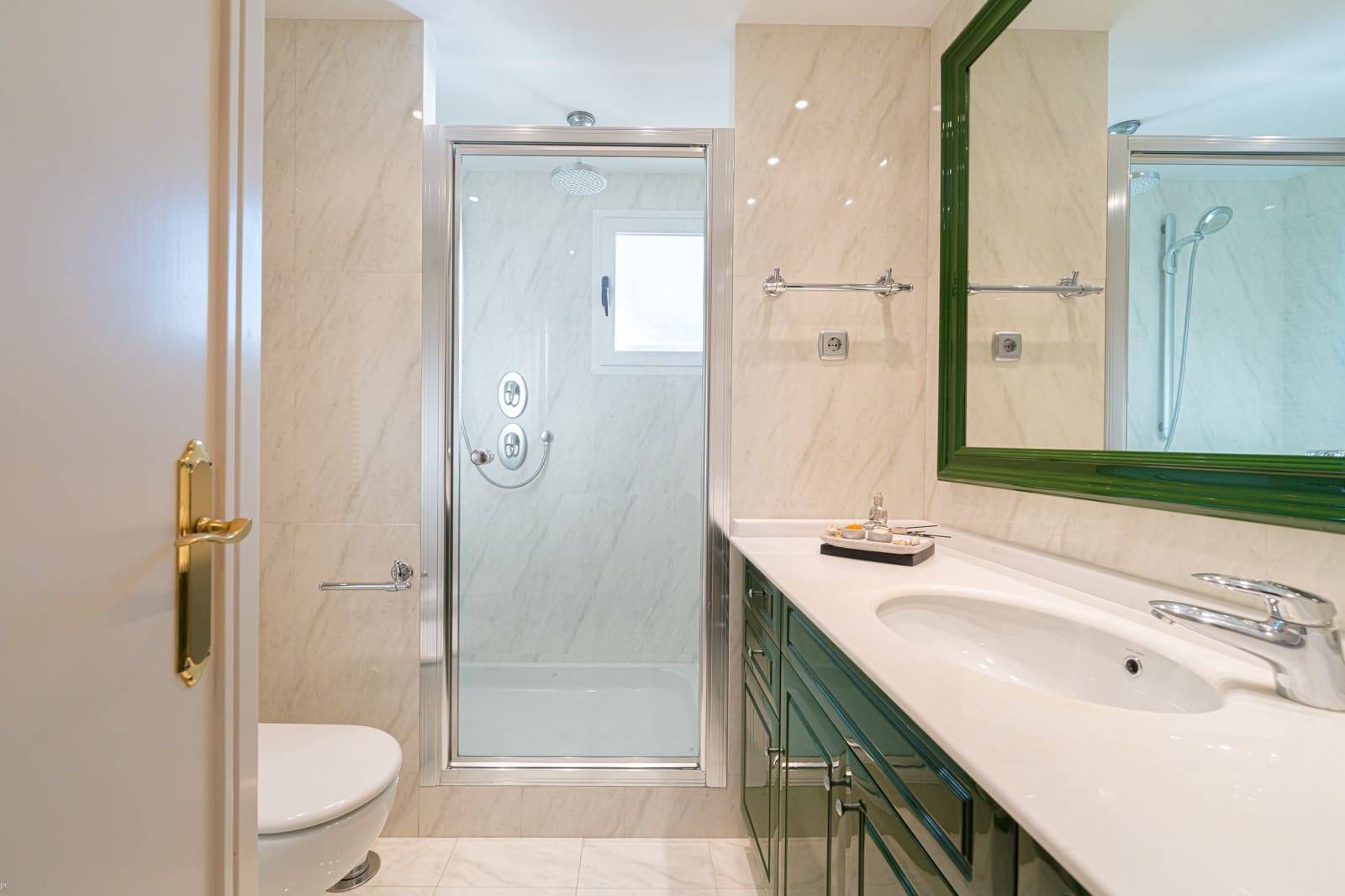 4 bedroom Penthouse for sale in Benidorm with pool - € 1,150,000 (Ref: 8826152)