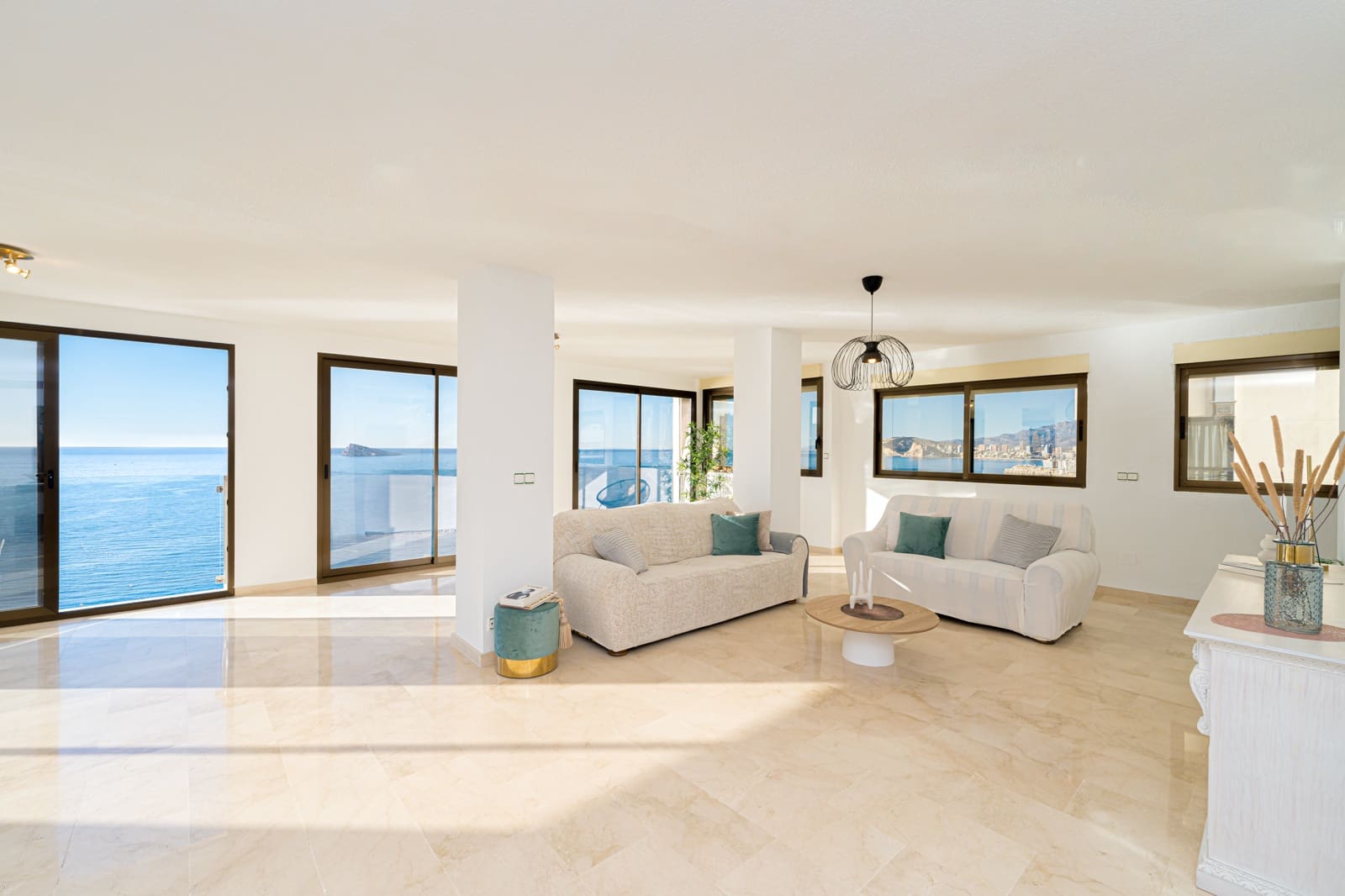 4 bedroom Penthouse for sale in Benidorm with pool - € 1,150,000 (Ref: 8826152)