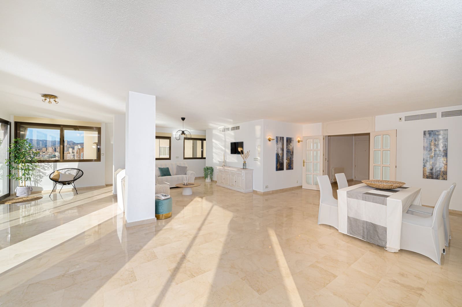 4 bedroom Penthouse for sale in Benidorm with pool - € 1,150,000 (Ref: 8826152)