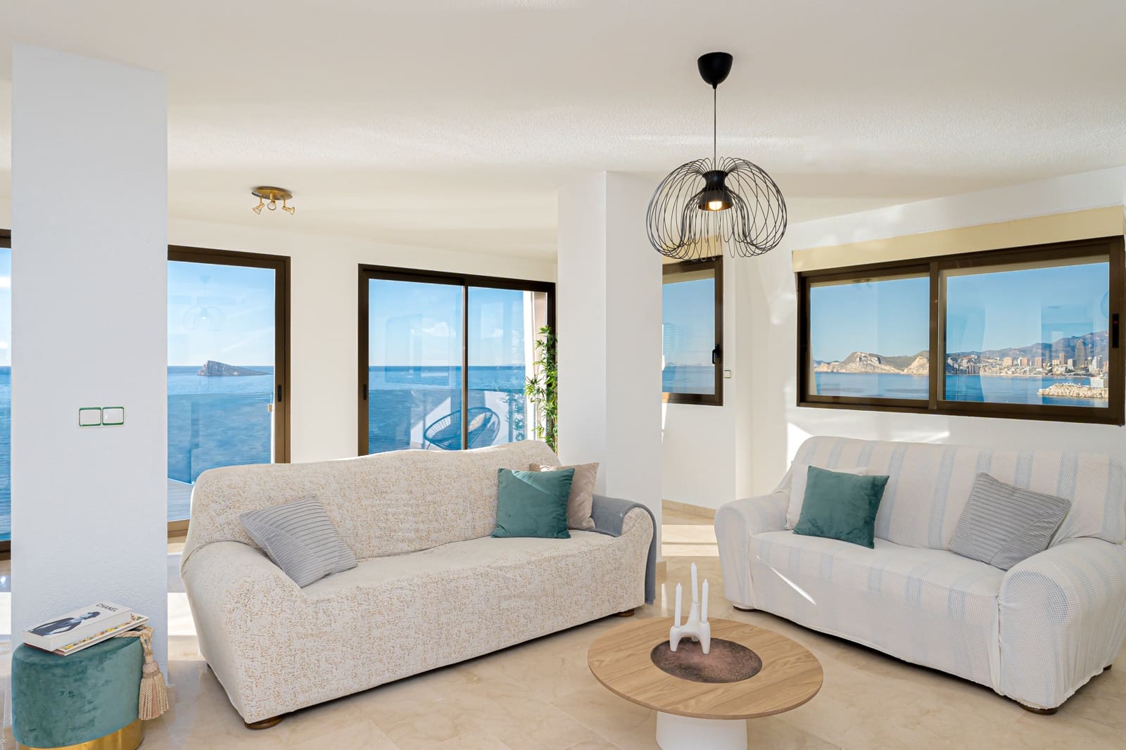 4 bedroom Penthouse for sale in Benidorm with pool - € 1,150,000 (Ref: 8826152)
