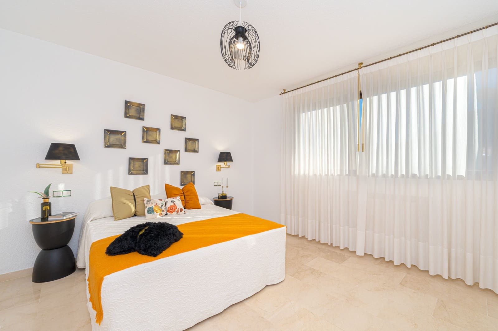 4 bedroom Penthouse for sale in Benidorm with pool - € 1,150,000 (Ref: 8826152)