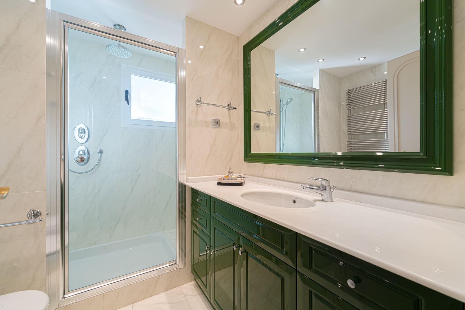 4 bedroom Penthouse for sale in Benidorm with pool - € 1,150,000 (Ref: 8826152)