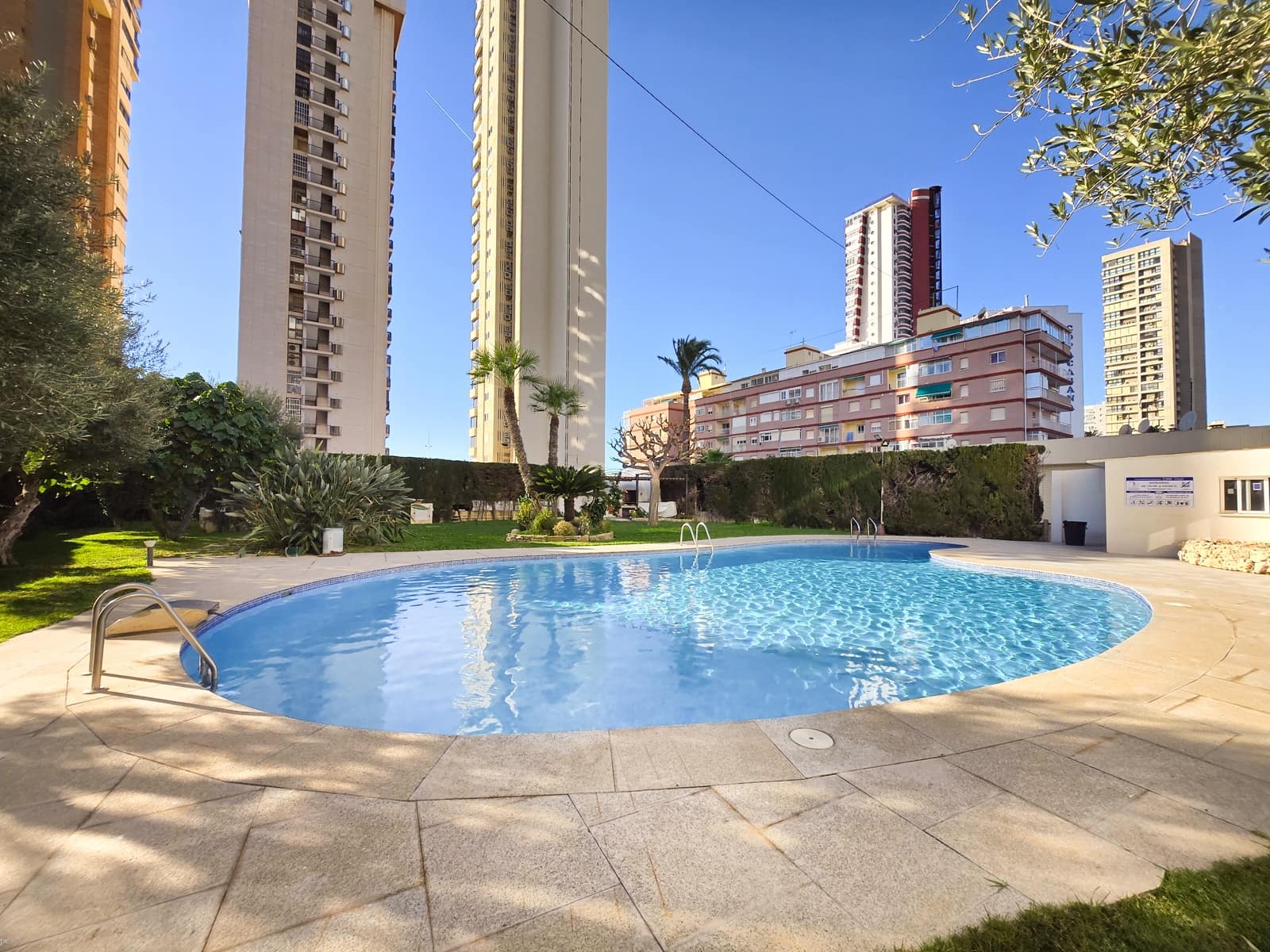 4 bedroom Penthouse for sale in Benidorm with pool - € 1,150,000 (Ref: 8826152)