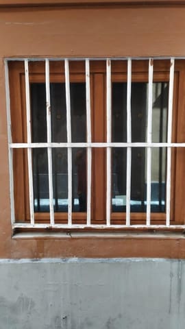 Commercial for sale in Cádiz city - € 89,000 (Ref: 7887697)