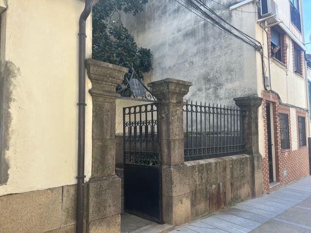 10 bedroom Villa for sale in Jerte - € 550,000 (Ref: 8067797)