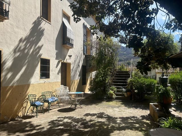 10 bedroom Villa for sale in Jerte - € 550,000 (Ref: 8067797)