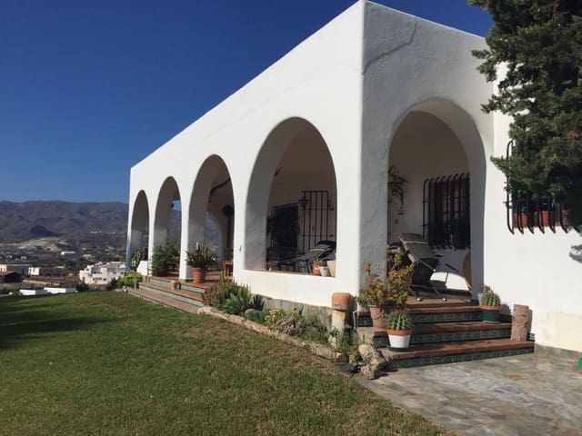 5 soveværelse Villa til salg i Pechina med swimmingpool - € 900.000 (Ref: 8109403)