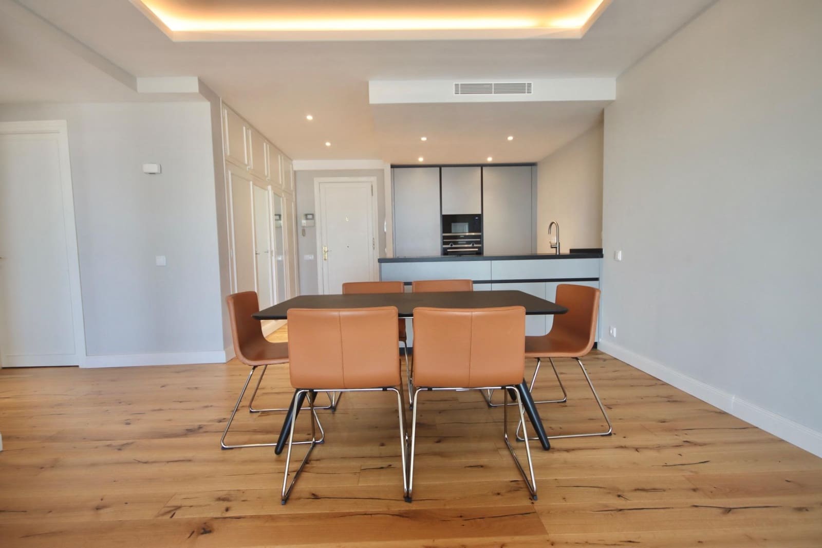 2 bedroom Apartment for sale in Palma de Mallorca with garage - € 775,000 (Ref: 8671948)