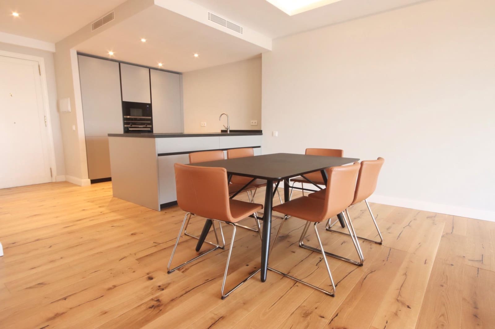 2 bedroom Apartment for sale in Palma de Mallorca with garage - € 775,000 (Ref: 8671948)