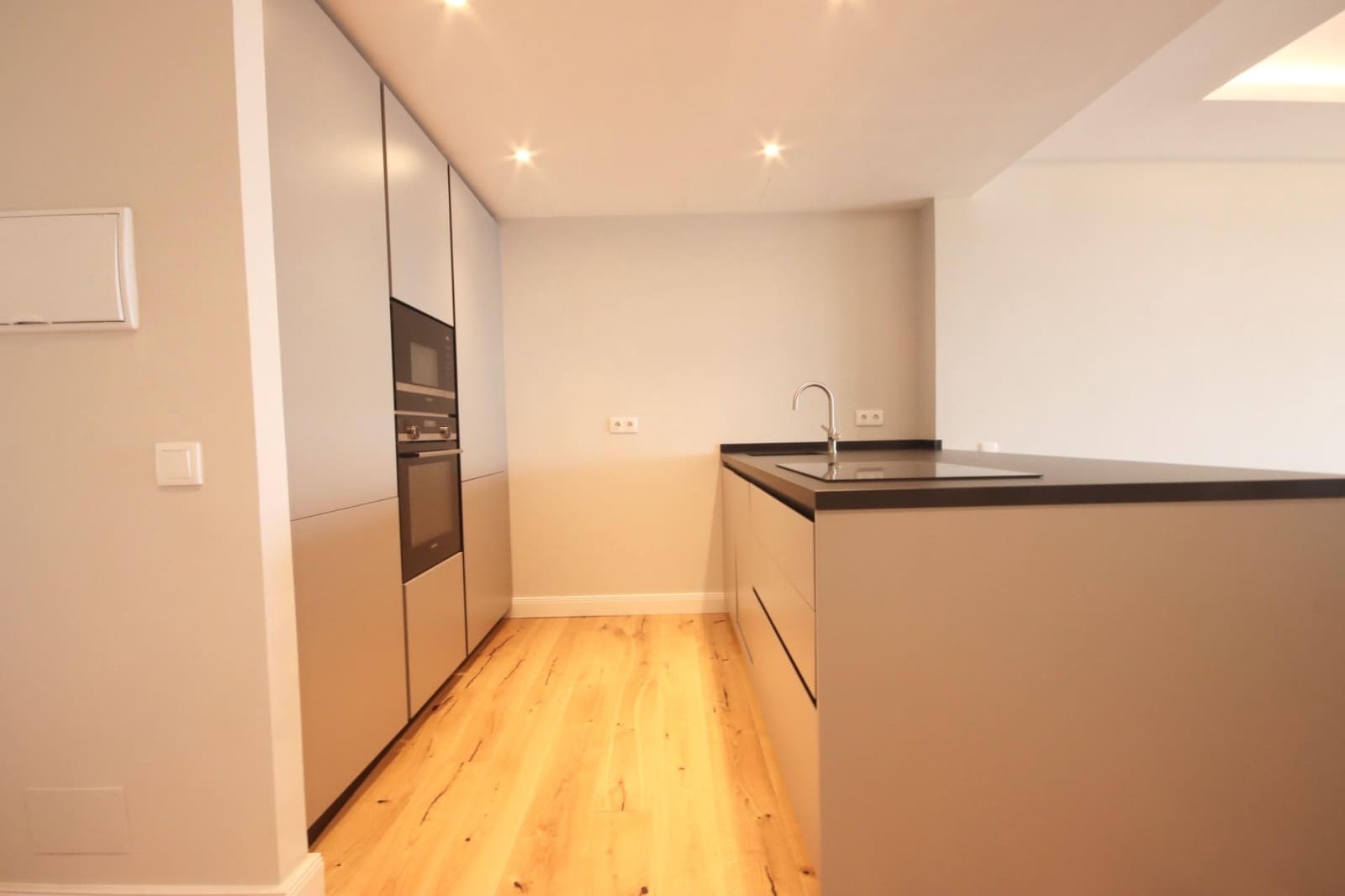 2 bedroom Apartment for sale in Palma de Mallorca with garage - € 775,000 (Ref: 8671948)