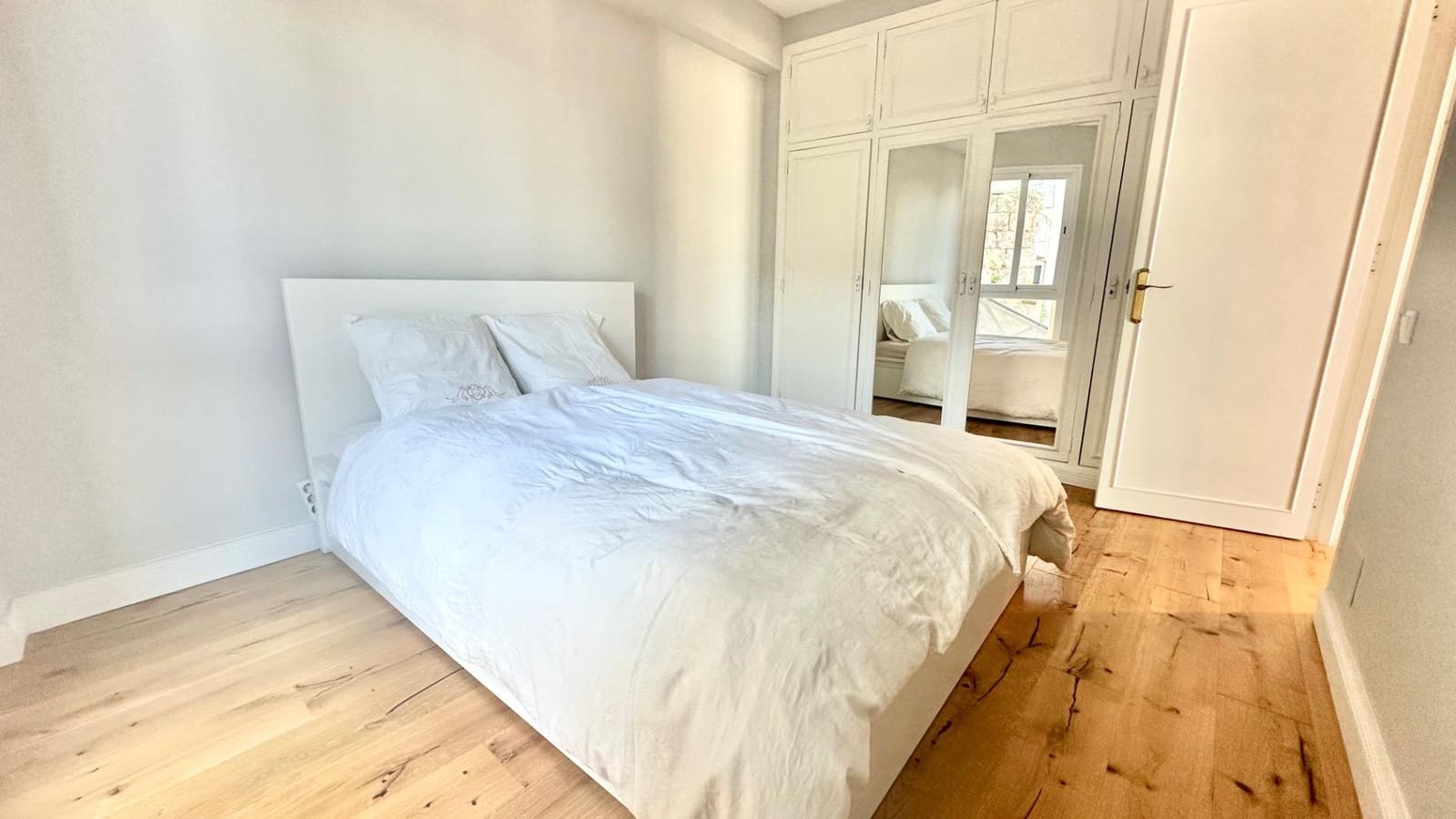 2 bedroom Apartment for sale in Palma de Mallorca with garage - € 775,000 (Ref: 8671948)