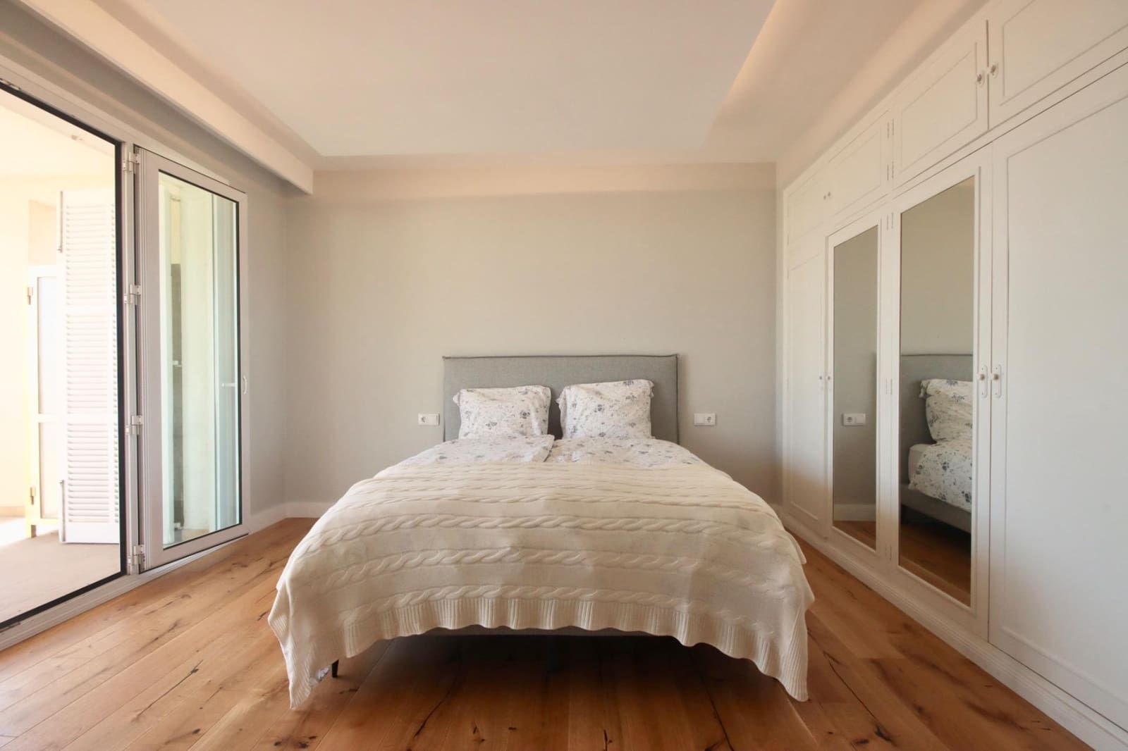 2 bedroom Apartment for sale in Palma de Mallorca with garage - € 775,000 (Ref: 8671948)