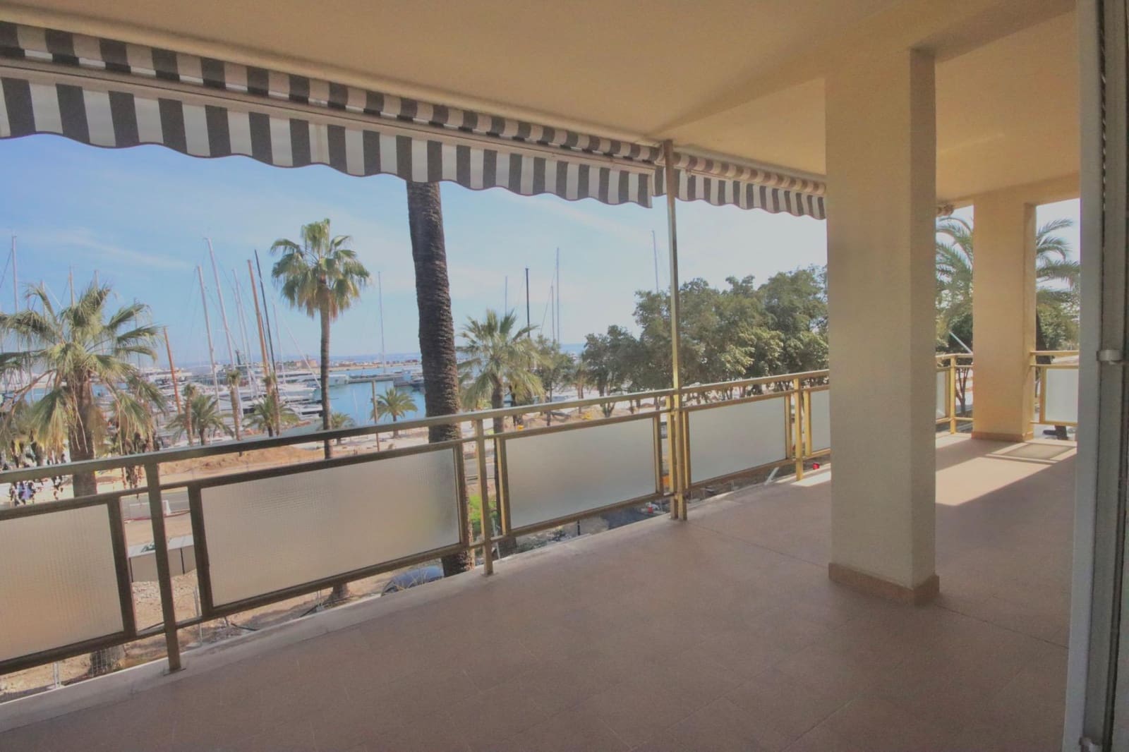 2 bedroom Apartment for sale in Palma de Mallorca with garage - € 775,000 (Ref: 8671948)