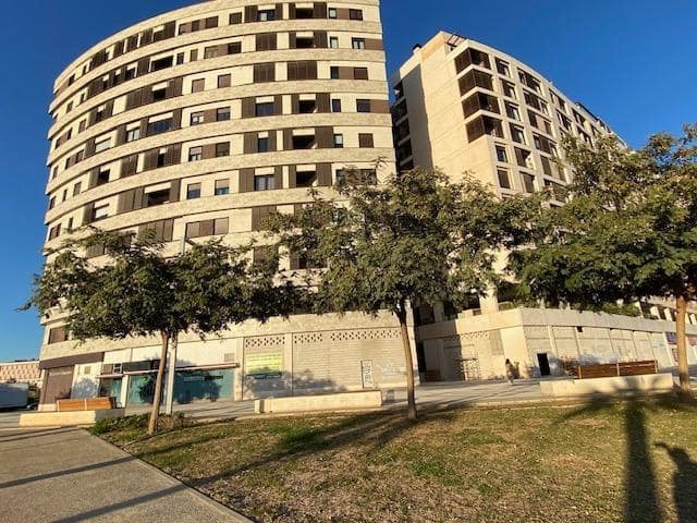 Kommersiell til salgs i Málaga by - € 930 000 (Ref: 8884388)
