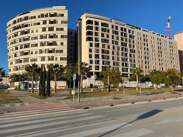 Kommersiell til salgs i Malaga by - € 930 000 (Ref: 8884388)