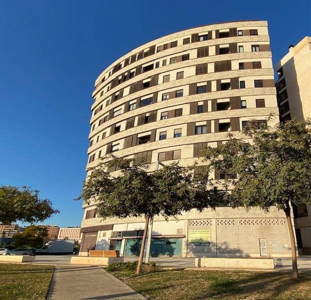 Kommersiell til salgs i Malaga by - € 930 000 (Ref: 8884388)