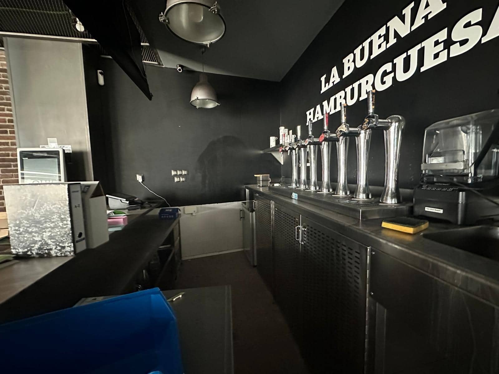 Kommersiell til salgs i Malaga by - € 930 000 (Ref: 8884388)