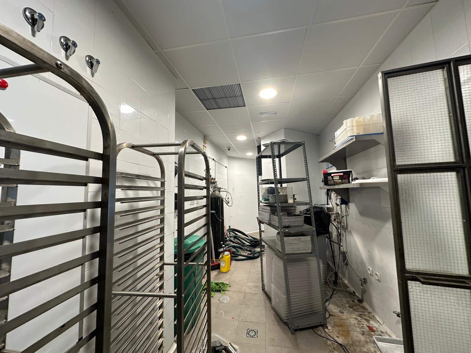 Kommersiell til salgs i Malaga by - € 930 000 (Ref: 8884388)