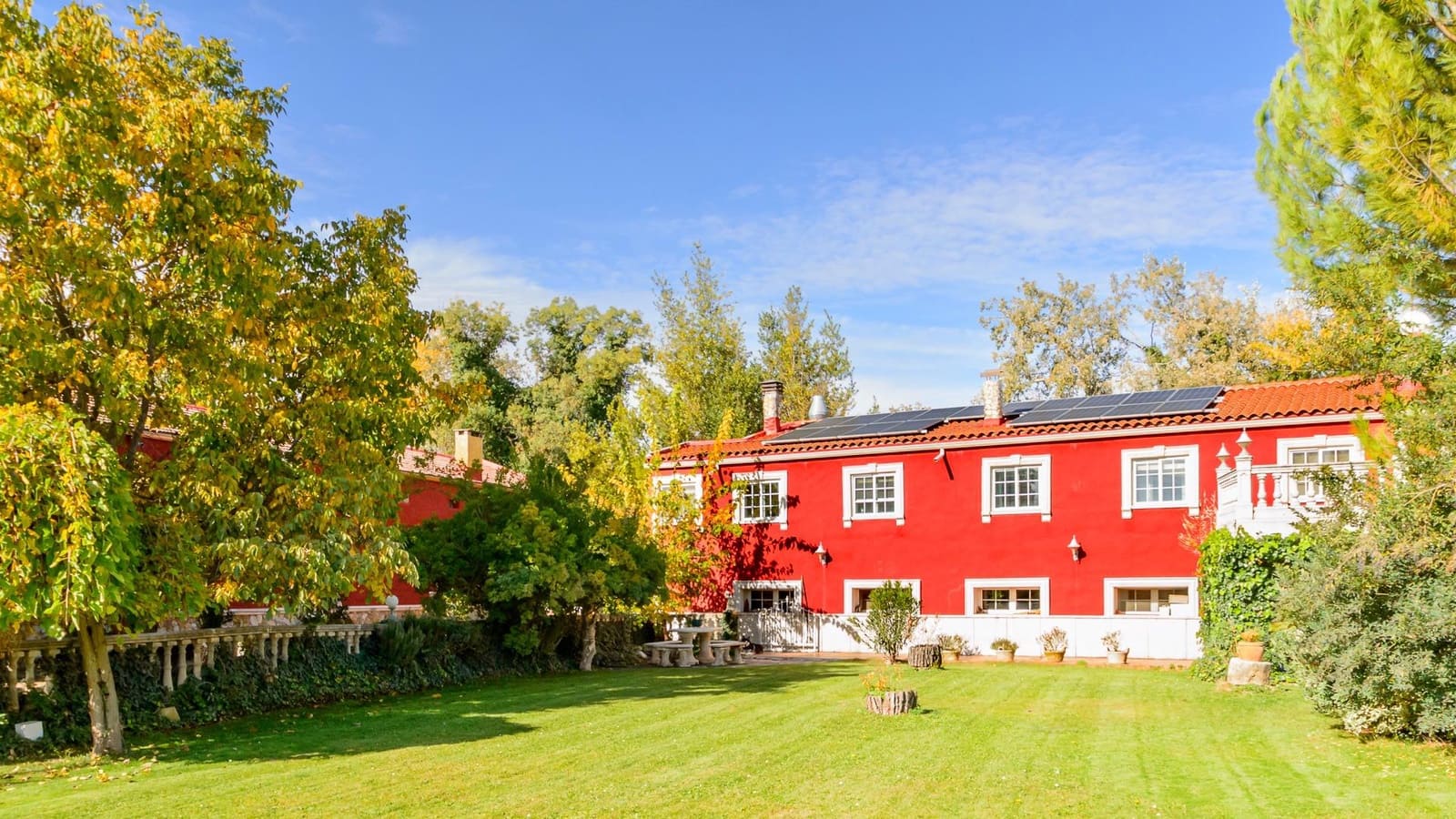 7 bedroom Finca/Country House for sale in Valladolid city with pool garage - € 1,500,000 (Ref: 8884389)