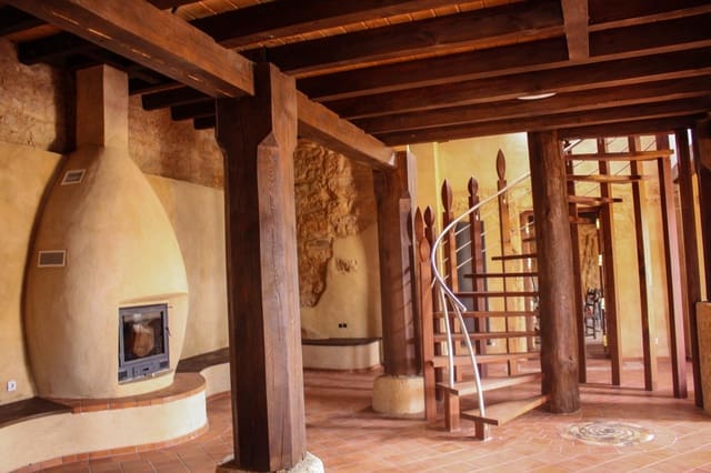 9 bedroom Finca/Country House for sale in Guadalajara city with pool - € 595,000 (Ref: 9073424)