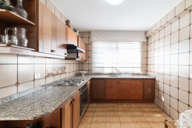 3 sypialnia Mieszkanie na sprzedaż w Vigo z garażem - 355 000 € (Ref: 9152182)