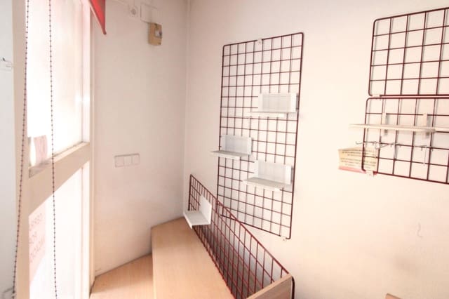 Commerciale in vendita in Oliva - 61.500 € (Rif: 9159470)