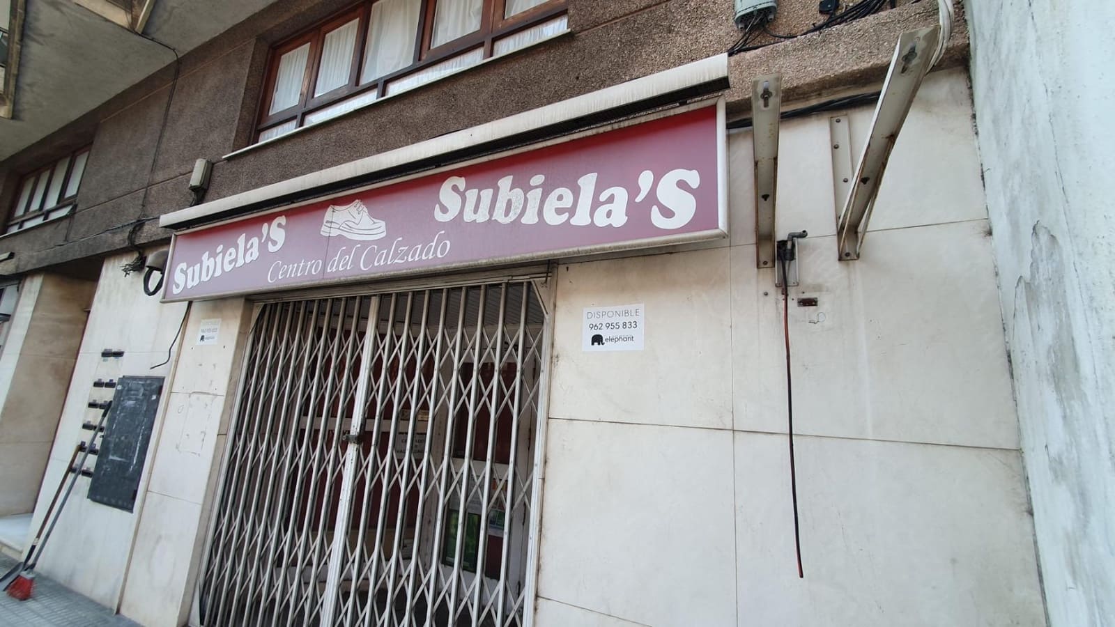 Erhverv til salg i Oliva - € 61.500 (Ref: 9159470)