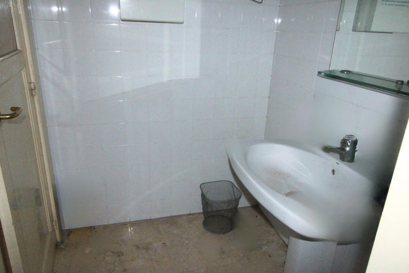 Erhverv til salg i Oliva - € 61.500 (Ref: 9159470)