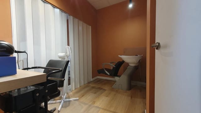 Commercial for sale in Burjassot - € 34,900 (Ref: 9257313)