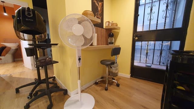 Commercial for sale in Burjassot - € 34,900 (Ref: 9257313)