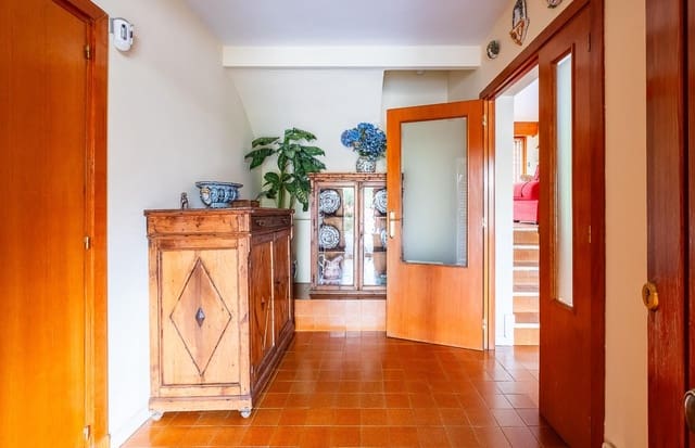 6 bedroom Villa for sale in El Escorial with pool garage - € 776,000 (Ref: 9334995)