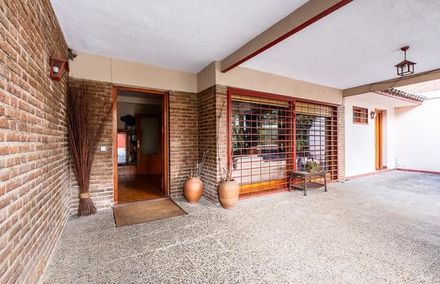 6 bedroom Villa for sale in El Escorial with pool garage - € 776,000 (Ref: 9334995)