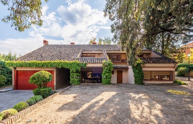 6 bedroom Villa for sale in El Escorial with pool garage - € 776,000 (Ref: 9334995)