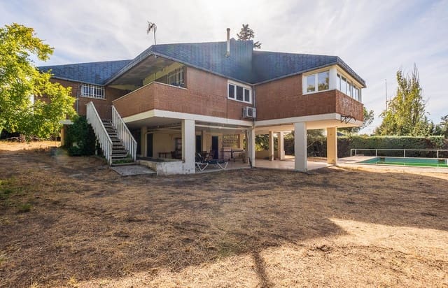 4 bedroom Villa for sale in Las Rozas de Madrid with pool garage - € 950,000 (Ref: 9374131)