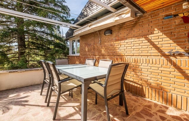 4 bedroom Villa for sale in Las Rozas de Madrid with pool garage - € 950,000 (Ref: 9374131)